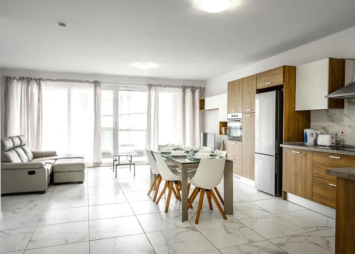 Spacious Modern Apartment Near The Sea In Xemxija