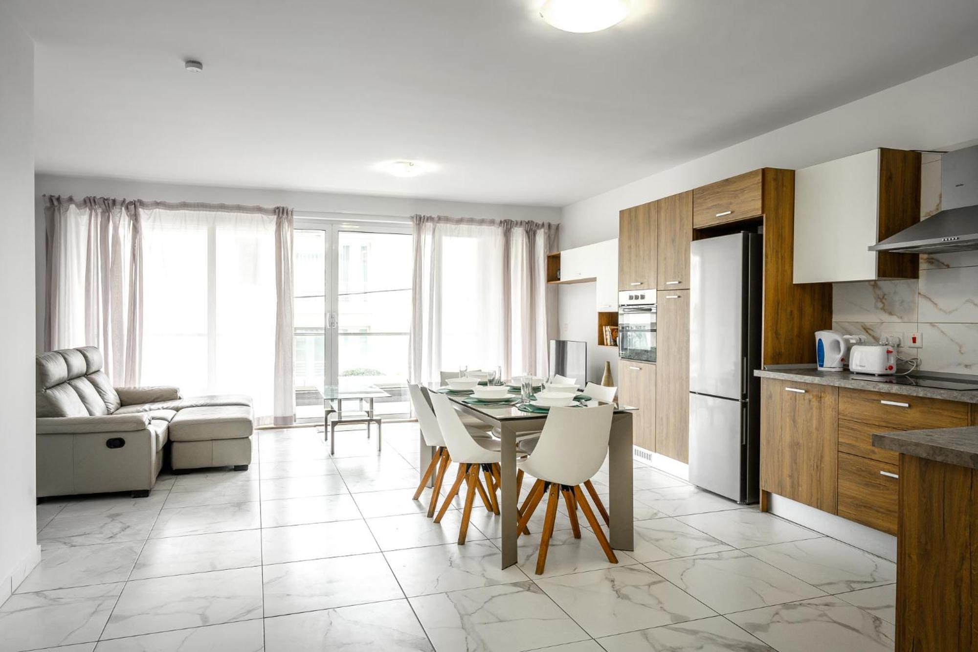 Spacious Modern Near The Sea In Xemxija *